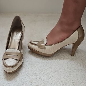 Anne Klein Women's Cream and Tan Heels